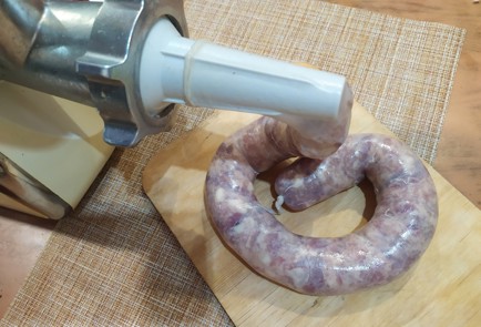 Фото шага рецепта Домашняя колбаса из свинины 188948 шаг 6  