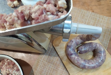 Фото шага рецепта Домашняя колбаса из свинины 188948 шаг 7  