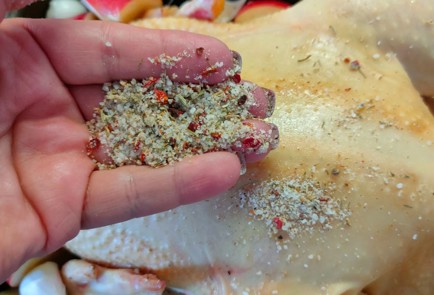 Фото шага рецепта Домашняя курица запеченная с яблоками и гарниром из зеленой фасоли 189448 шаг 7  