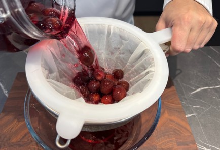 Фото шага рецепта Домашняя настойка на черешне 189392 шаг 1  