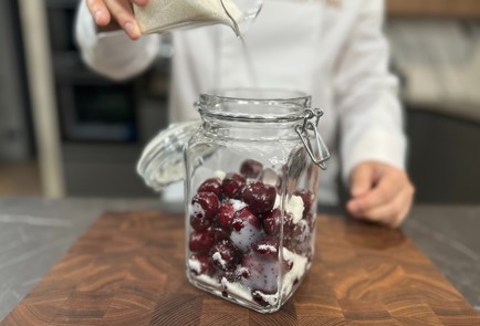 Фото шага рецепта Домашняя настойка на черешне 189392 шаг 2  