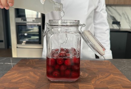 Фото шага рецепта Домашняя настойка на черешне 189392 шаг 3  