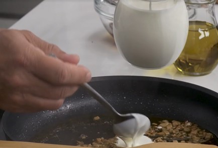 Фото шага рецепта Домашняя паста с белыми грибами 151563 шаг 16  