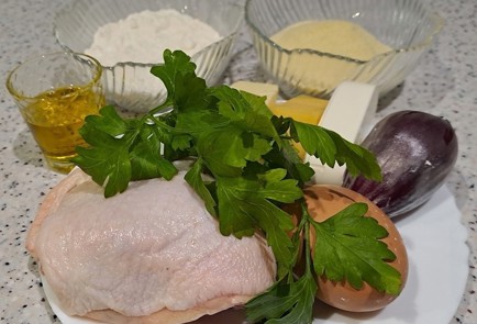 Фото шага рецепта Домашняя паста с курицей сыром и зеленью 190247 шаг 1  