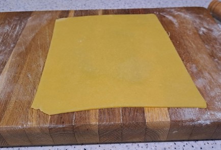 Фото шага рецепта Домашняя паста с курицей сыром и зеленью 190247 шаг 10  