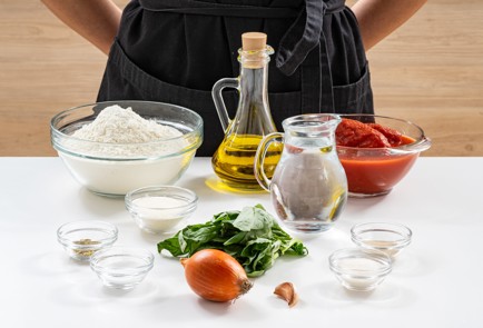 Фото шага рецепта Домашняя пицца Маринара 175637 шаг 1