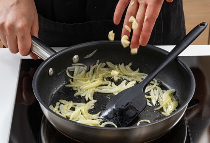 Фото шага рецепта Домашняя пицца Маринара 175637 шаг 10