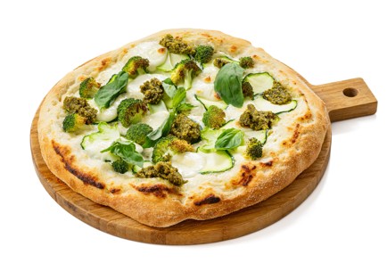 Фото шага рецепта Домашняя пицца с брокколи и песто 175635 шаг 15  