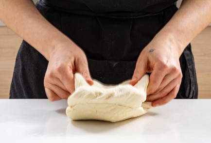 Фото шага рецепта Домашняя пицца с брокколи и песто 175635 шаг 7  