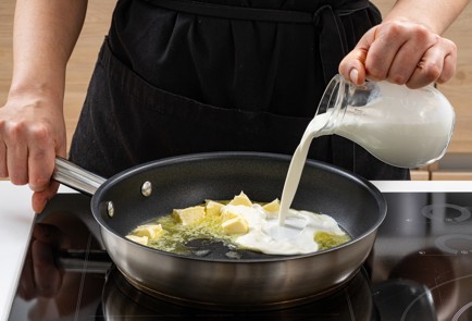 Фото шага рецепта Домашняя пицца с брокколи и песто 175635 шаг 9  