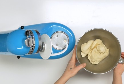 Фото шага рецепта Домашняя пицца 140418 шаг 3  