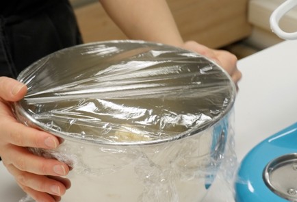 Фото шага рецепта Домашняя пицца 140418 шаг 4  