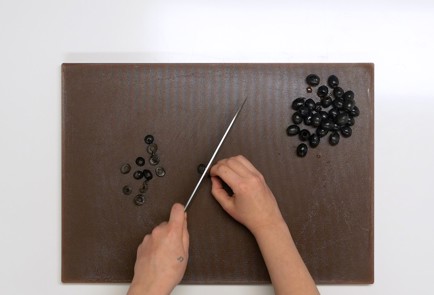 Фото шага рецепта Домашняя пицца 140418 шаг 5  