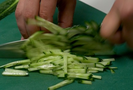 Фото шага рецепта Домашняя шаурма с курицей 41324 шаг 6  