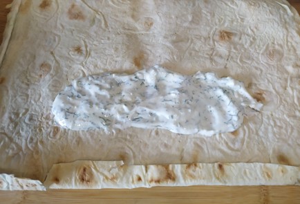 Фото шага рецепта Домашняя шаурма с запеченной грудкой и йогуртовым соусом 189433 шаг 7  