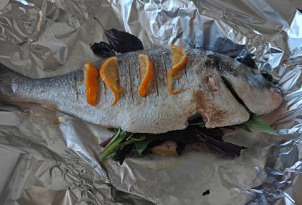 Фото шага рецепта Дорада со свежим базиликом 175931 шаг 10  