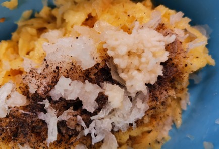 Фото шага рецепта Драники белорусские 188208 шаг 7