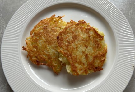 Фото шага рецепта Драники с луком 187785 шаг 10  