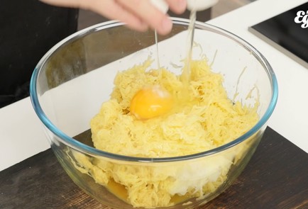 Фото шага рецепта Драники 91372 шаг 5  