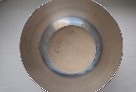 Фото шага рецепта Дрожжевое тесто 187267 шаг 2