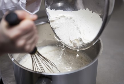 Фото шага рецепта Дрожжевые блины 126579 шаг 2