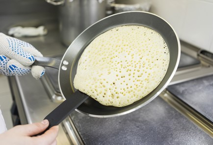 Фото шага рецепта Дрожжевые блины 126579 шаг 6