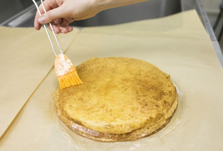 Фото шага рецепта Дрожжевые блины 126579 шаг 7