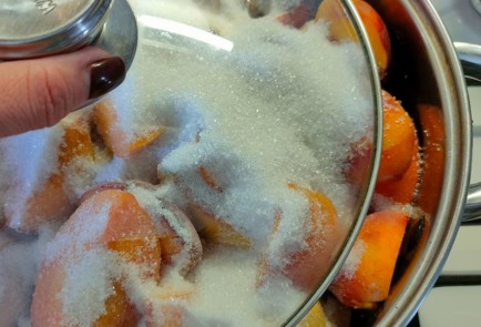 Фото шага рецепта Джем из персиков на зиму 190053 шаг 5  