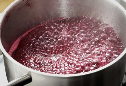 Фото шага рецепта Джем из винограда и черноплодной рябины 152738 шаг 8  