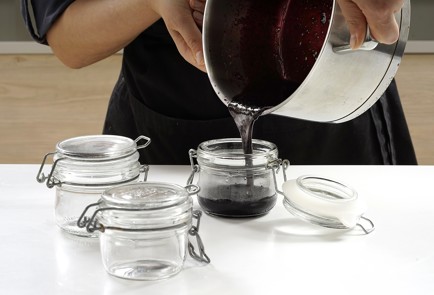 Фото шага рецепта Джем из винограда и черноплодной рябины 152738 шаг 9  