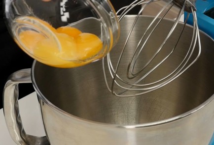 Фото шага рецепта Британский молочный напиток эггног 94175 шаг 2  