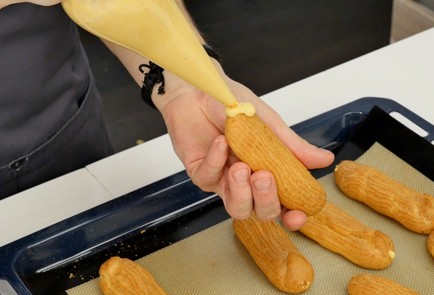 Фото шага рецепта Эклеры с заварным кремом 136670 шаг 7  