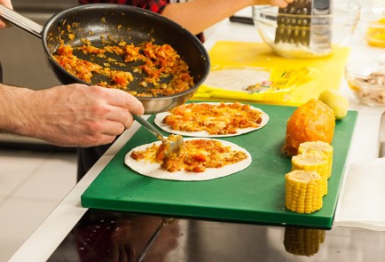 Фото шага рецепта Энчилада с зерновым творогом и курицей 93970 шаг 4  