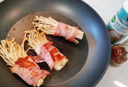 Фото шага рецепта Эноки на сковороде 190139 шаг 9  