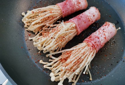 Фото шага рецепта Эноки 189827 шаг 6  