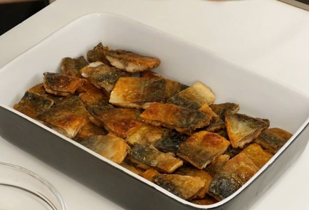 Фото шага рецепта Маринованная скумбрия эскабече 125548 шаг 8  