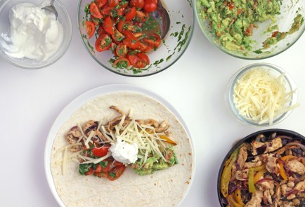 Фото шага рецепта Фахитас с курицей 57936 шаг 6  