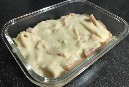 Фото шага рецепта Фарфалле с кальмарами под соусом из сыра с голубой плесенью 151352 шаг 7  