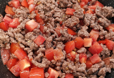 Фото шага рецепта Фарш с рикоттой и томатами 151782 шаг 6  