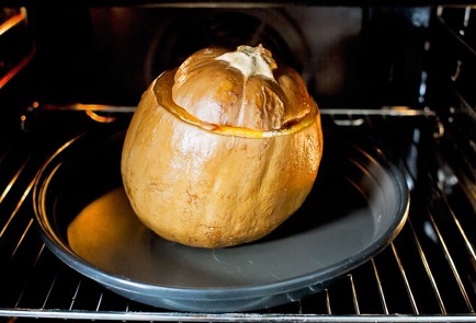 Фото шага рецепта Фаршированная бараниной тыква 30049 шаг 7  