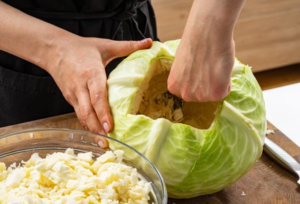 Фото шага рецепта Фаршированная капуста с соусом карри 188908 шаг 2  