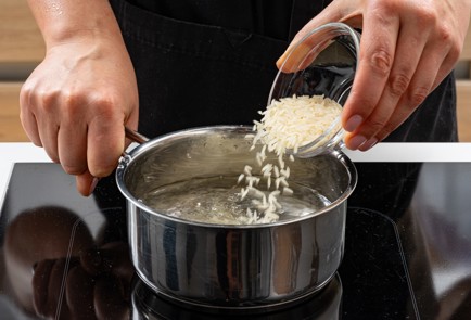 Фото шага рецепта Фаршированная капуста с соусом карри 188908 шаг 6  