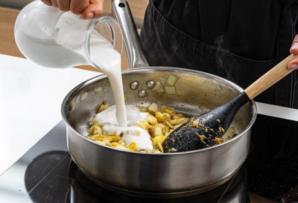 Фото шага рецепта Фаршированная капуста с соусом карри 188908 шаг 9  