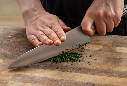 Фото шага рецепта Фаршированная свиная шея с яблочнолуковым соусом 189029 шаг 3  