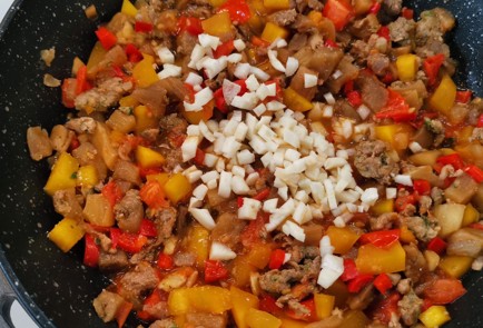 Фото шага рецепта Фаршированные баклажаны с пикантной начинкой 152368 шаг 7  