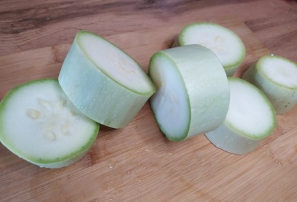 Фото шага рецепта Фаршированные кабачки под сыром 189160 шаг 1  