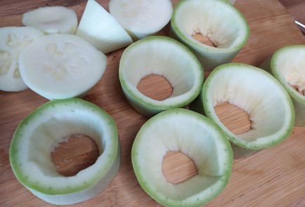 Фото шага рецепта Фаршированные кабачки под сыром 189160 шаг 2  