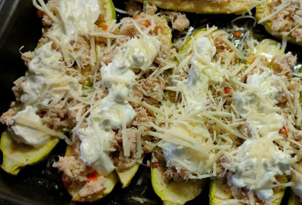 Фото шага рецепта Фаршированные кабачки в духовке 190232 шаг 14  