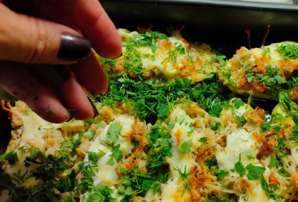 Фото шага рецепта Фаршированные кабачки в духовке 190232 шаг 17  