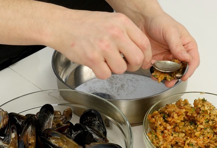 Фото шага рецепта Фаршированные мидии 136654 шаг 7  